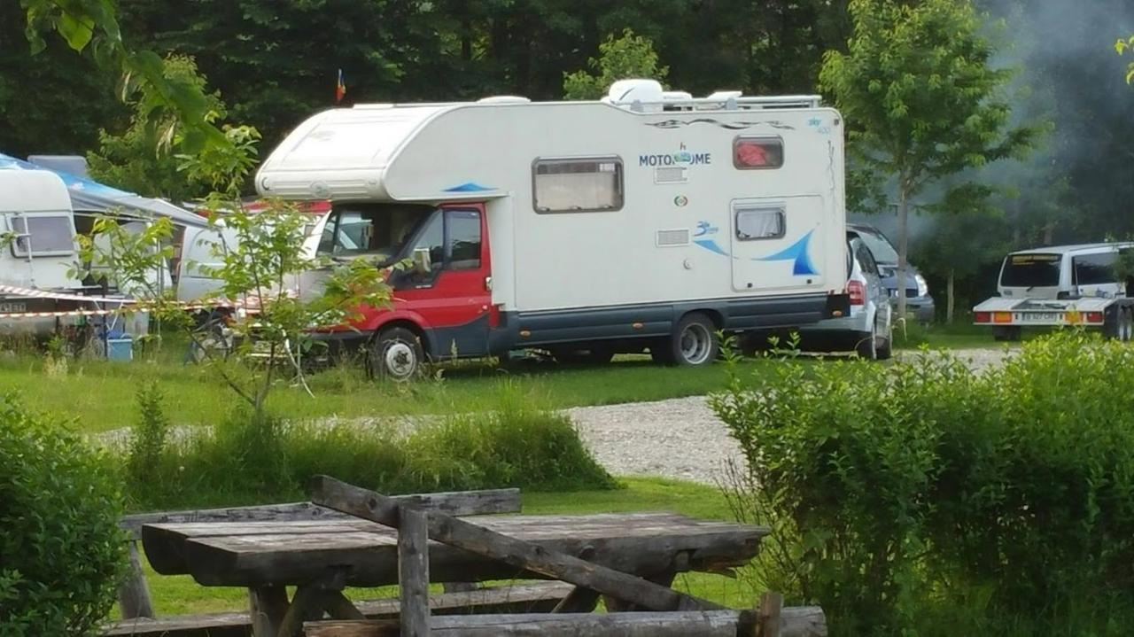 Camping Aviator, Numai Teren, Campare Pentru Rulote Autorulote Personale, Campingul Nu Are Rulote !!! บุชเตนี ภายนอก รูปภาพ