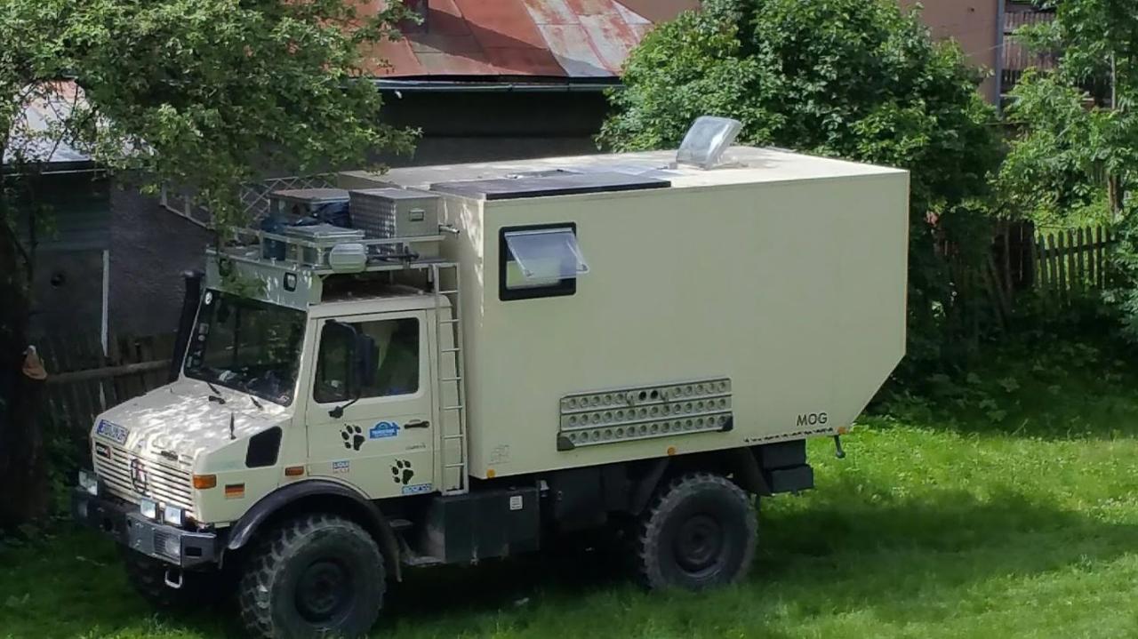 Camping Aviator, Numai Teren, Campare Pentru Rulote Autorulote Personale, Campingul Nu Are Rulote !!! บุชเตนี ภายนอก รูปภาพ